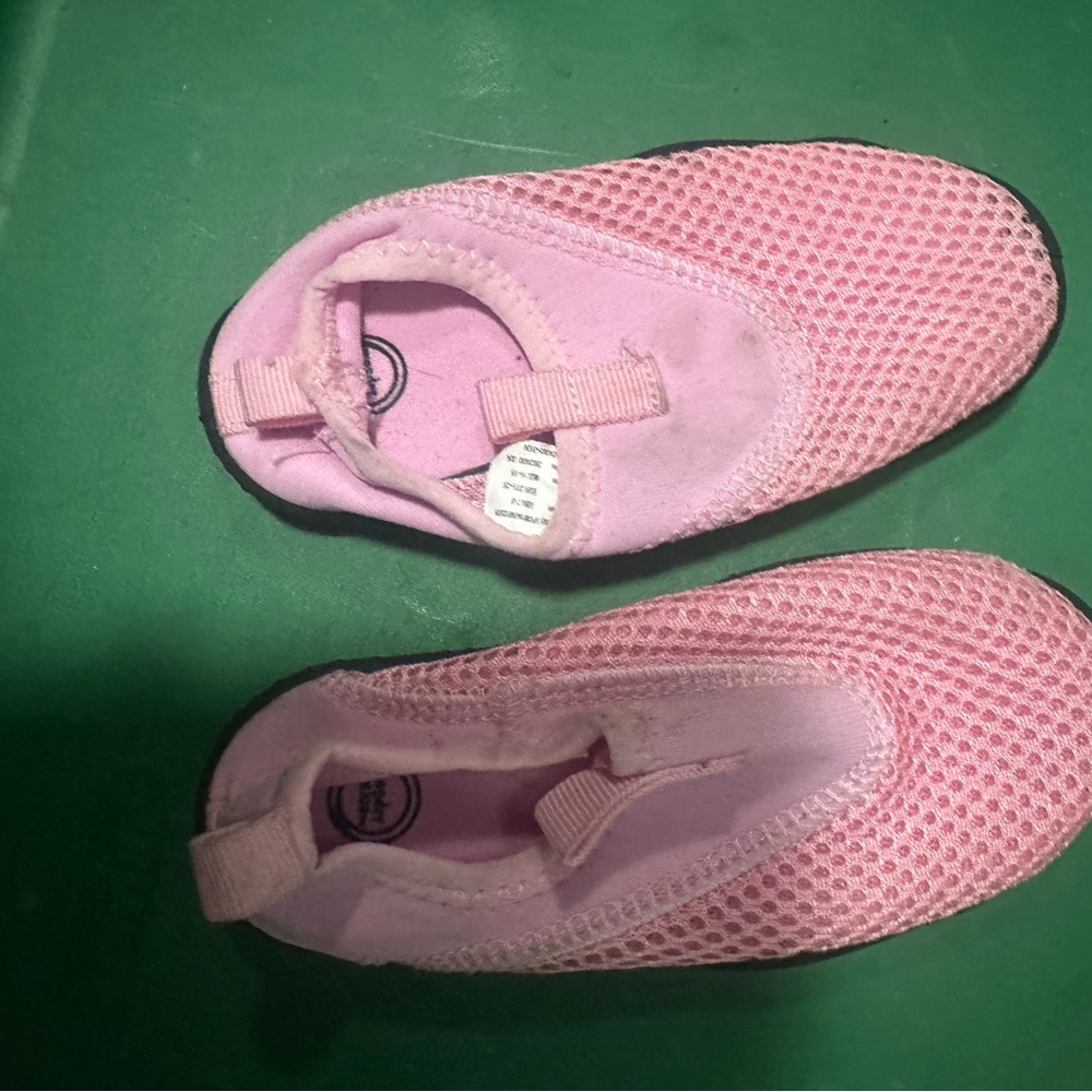 Wonder Nation Pink Kids Water Shoes‎